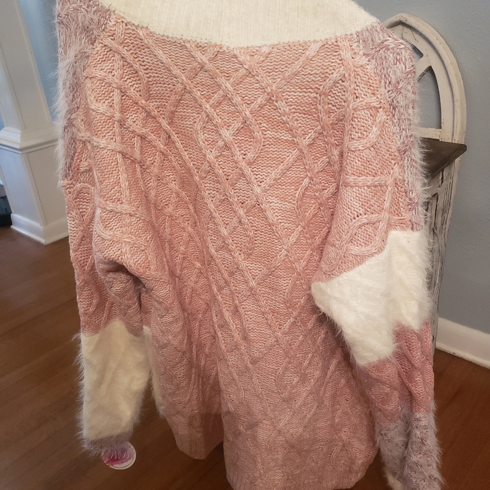 Sweater/Cardigan - Picture 2 of 2
